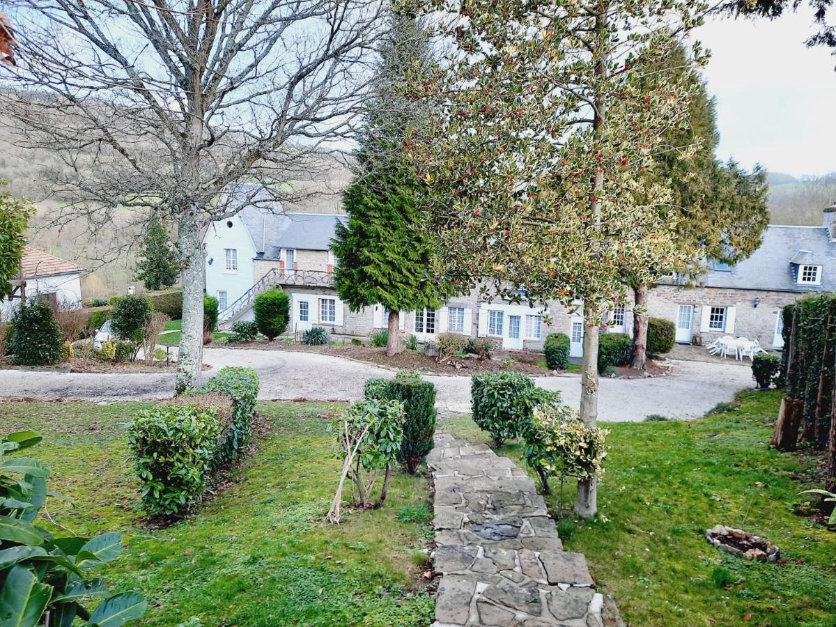 Gites De La Petite Suisse Clecy Exterior photo